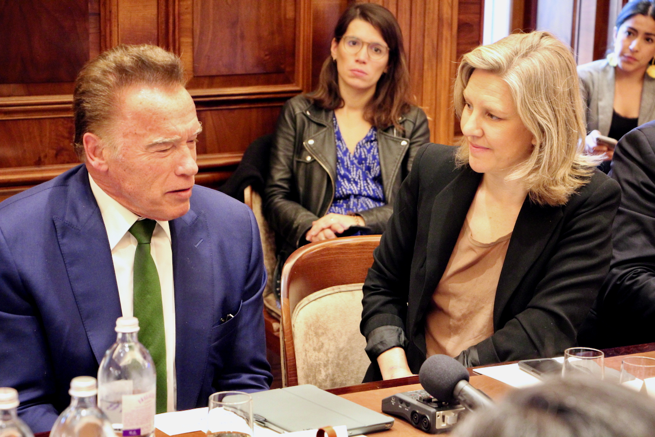 Arnold Schwarzenegger hyllar svensk miljölagstiftning och vill sprida den till Kalifornien